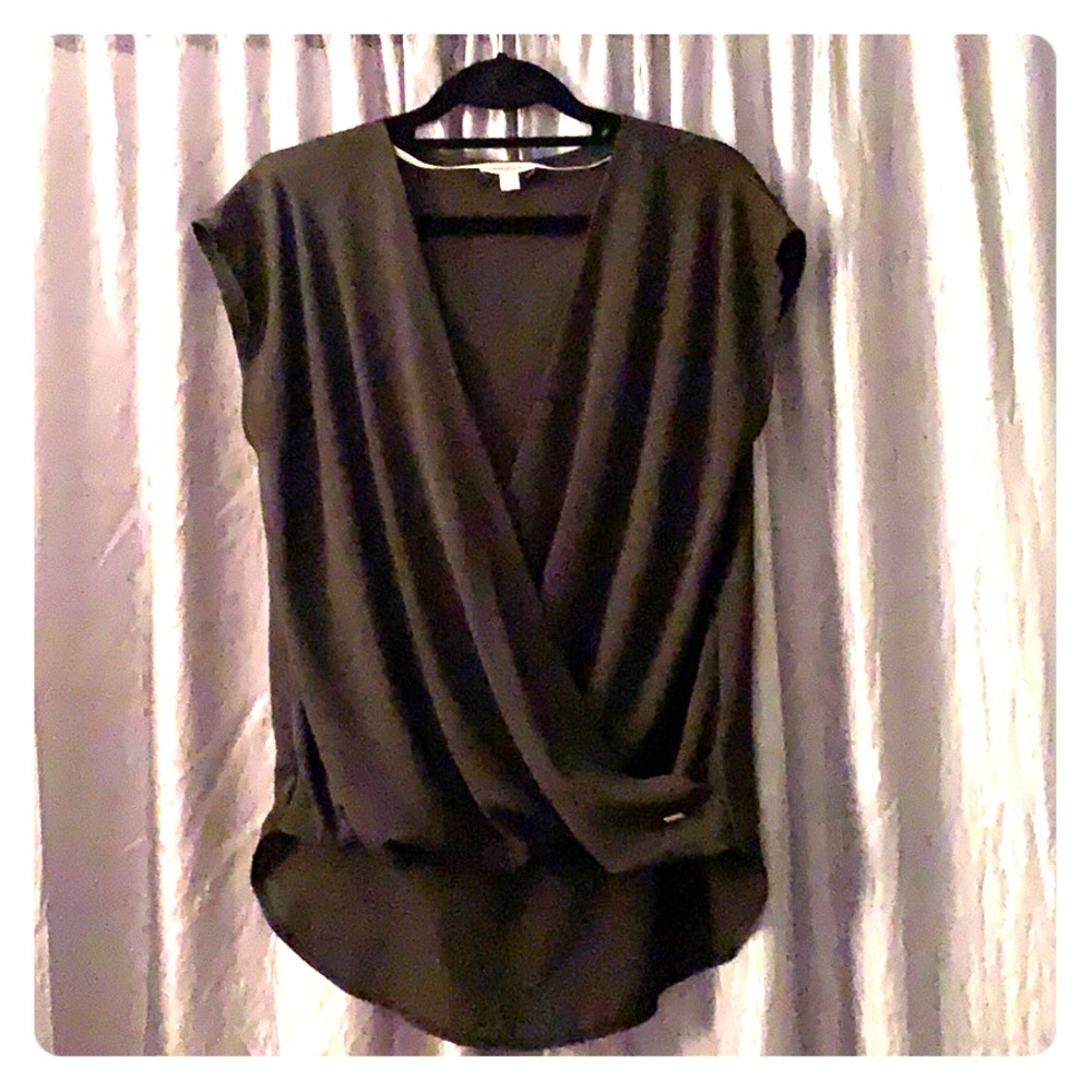 Guess drapes front top